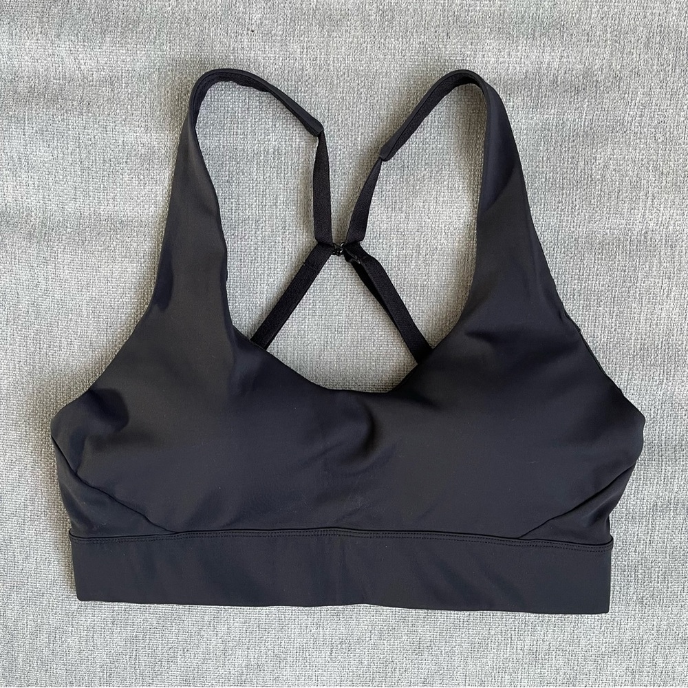 NWOT Lolë Step Up Bra Black Size S